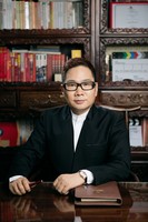 常务副会长：胡适之  北京大地飞歌影视传媒股份有限公司董事长